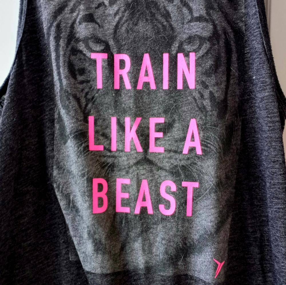 🌺Old Navy active tank top🌺 - Picture 3 of 4